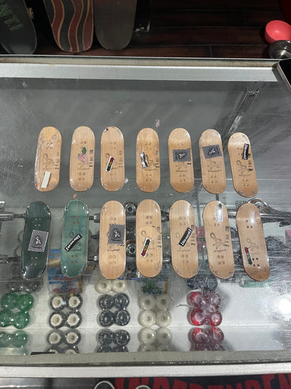 Emanant Smooth Shape 7Ply Natural Maple Real Wear Graphic