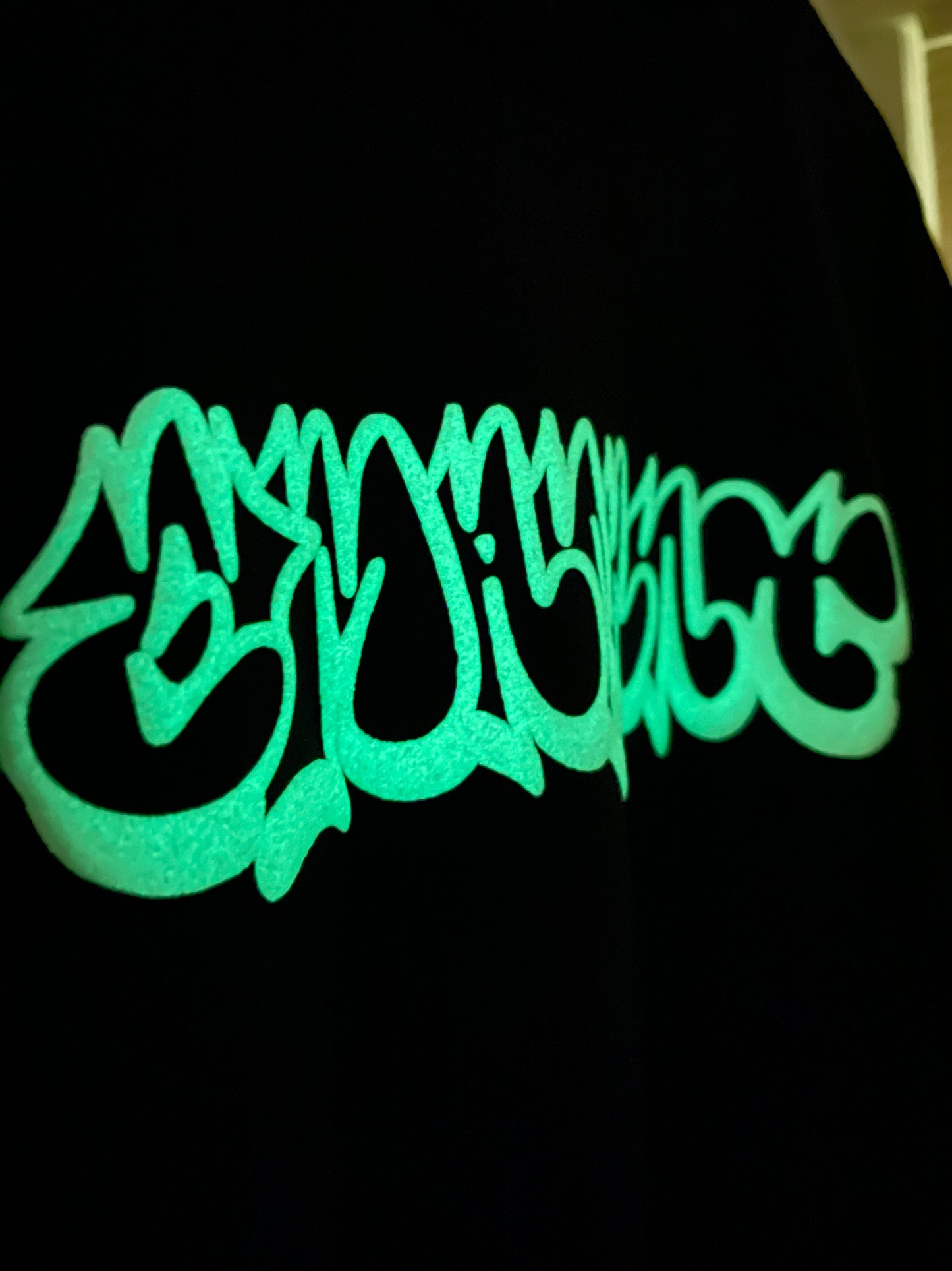 "Emanant" Bubble Print Graffiti Glow in the Dark - Purple - XL