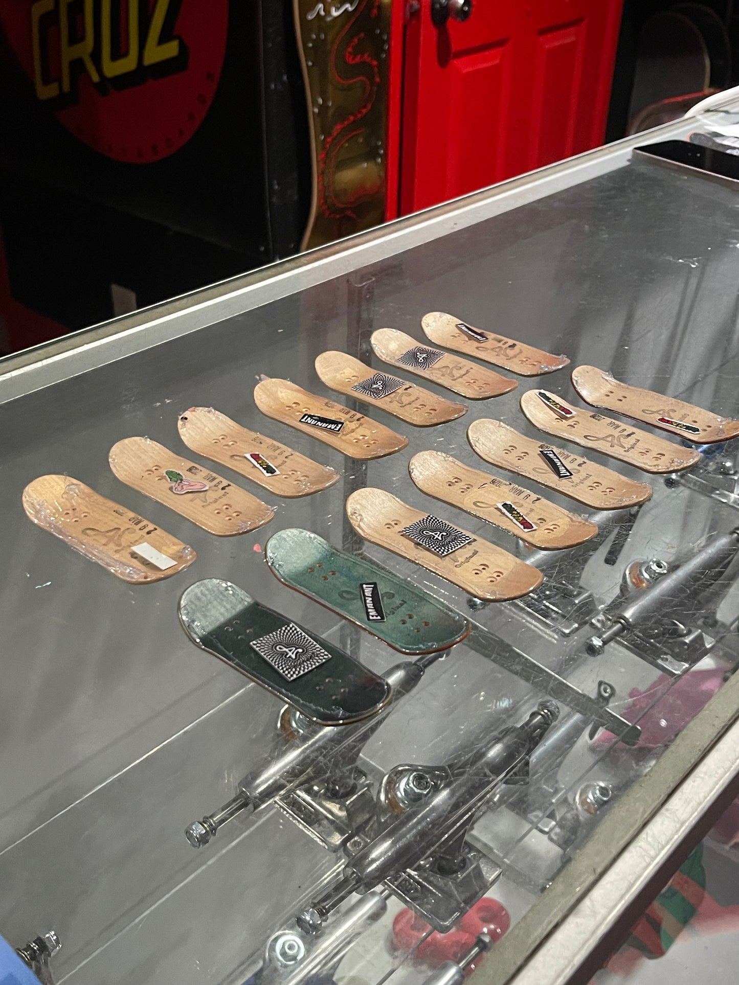 Emanant Smooth Shape 7Ply Natural Maple Real Wear Graphic